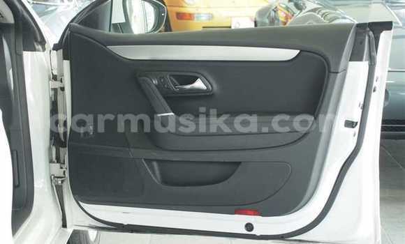 Nunua Ilio tumika Volkswagen Passat CC Nyeupe Gari ndani ya Beitbridge nchini Matabeleland Kusini Nunua Ilio tumika Volkswagen Passat CC Nyeupe Gari ndani ya Beitbridge nchini Matabeleland Kusini