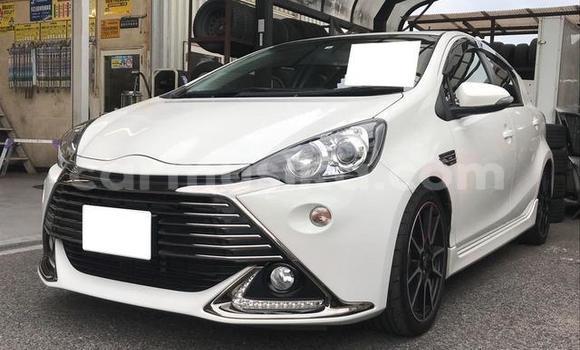 Nunua Ilio tumika Toyota Aqua Nyeupe Gari ndani ya Beitbridge nchini Matabeleland Kusini