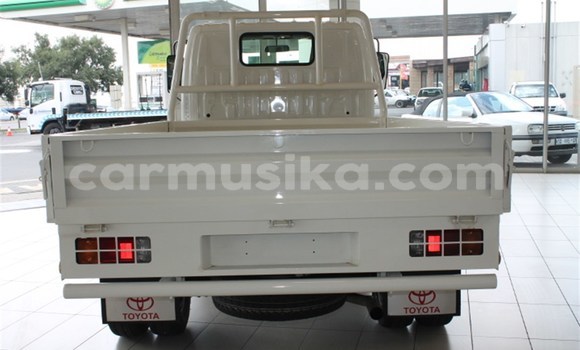 Acheter Occasion Utilitaire Toyota Dyna Blanc à Beitbridge, Matabeleland South Acheter Occasion Utilitaire Toyota Dyna Blanc à Beitbridge, Matabeleland South