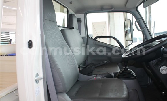 Acheter Occasion Utilitaire Toyota Dyna Blanc à Beitbridge, Matabeleland South Acheter Occasion Utilitaire Toyota Dyna Blanc à Beitbridge, Matabeleland South