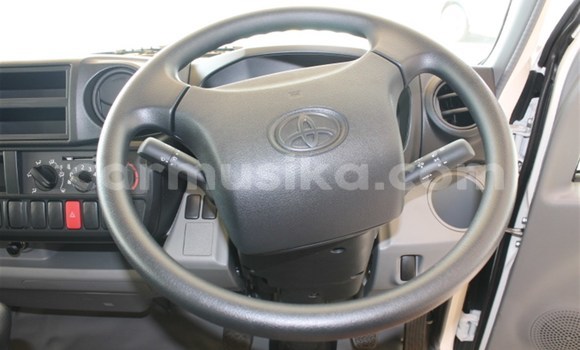 Acheter Occasion Utilitaire Toyota Dyna Blanc à Beitbridge, Matabeleland South Acheter Occasion Utilitaire Toyota Dyna Blanc à Beitbridge, Matabeleland South