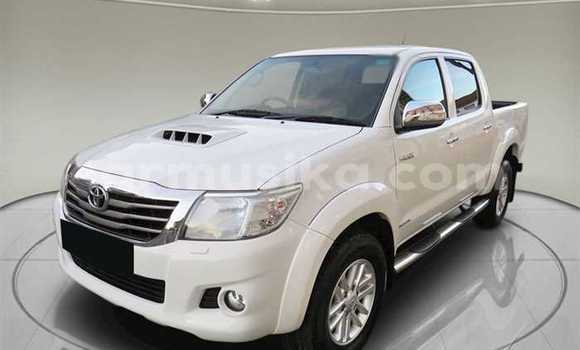 Tenga Tsaru Toyota Hilux Chena Mota in Beitbridge in Matabeleland South Tenga Tsaru Toyota Hilux Chena Mota in Beitbridge in Matabeleland South