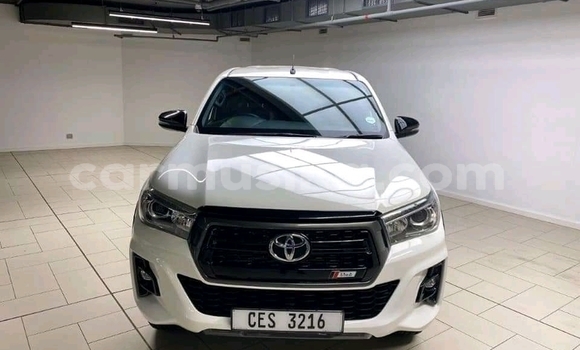 Buy Used Toyota Hilux White Car in Beitbridge in Matabeleland South Buy Used Toyota Hilux White Car in Beitbridge in Matabeleland South