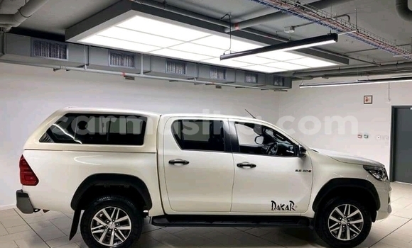 Buy Used Toyota Hilux White Car in Beitbridge in Matabeleland South Buy Used Toyota Hilux White Car in Beitbridge in Matabeleland South