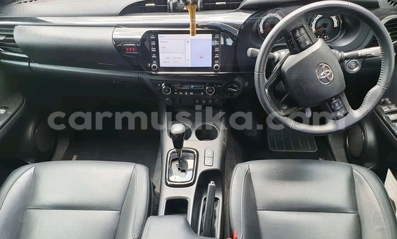 Tenga Tsaru Toyota Hilux Tsvuku Mota in Beitbridge in Matabeleland South Tenga Tsaru Toyota Hilux Tsvuku Mota in Beitbridge in Matabeleland South