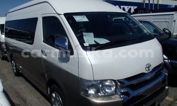 Nunua Ilio tumika Toyota Hiace Beige Gari ndani ya Beitbridge nchini Matabeleland Kusini Nunua Ilio tumika Toyota Hiace Beige Gari ndani ya Beitbridge nchini Matabeleland Kusini