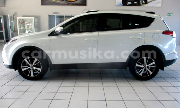 Acheter Occasion Voiture Toyota RAV4 Blanc à Beitbridge, Matabeleland South Acheter Occasion Voiture Toyota RAV4 Blanc à Beitbridge, Matabeleland South