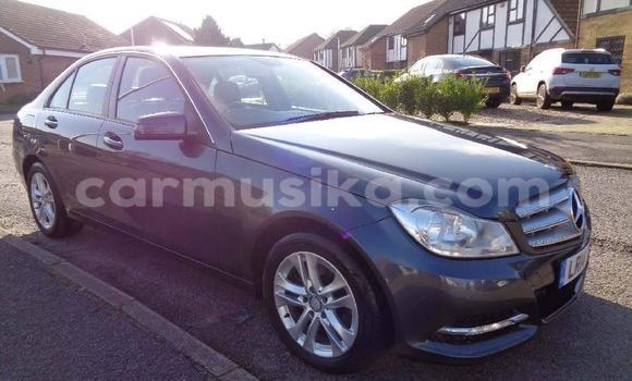 Nunua Ilio tumika Mercedes-Benz C-Classe Nyeusi Gari ndani ya Harare nchini Harare Nunua Ilio tumika Mercedes-Benz C-Classe Nyeusi Gari ndani ya Harare nchini Harare