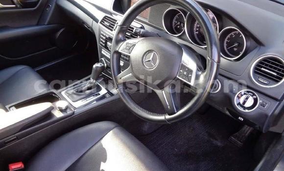Nunua Ilio tumika Mercedes-Benz C-Classe Nyeusi Gari ndani ya Harare nchini Harare Nunua Ilio tumika Mercedes-Benz C-Classe Nyeusi Gari ndani ya Harare nchini Harare