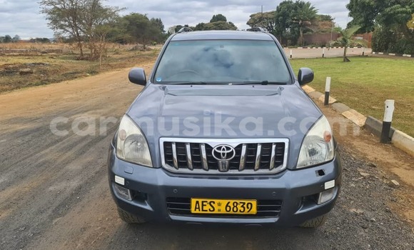 Nunua Ilio tumika Toyota Land Cruiser Prado Bluu Gari ndani ya Harare nchini Harare Nunua Ilio tumika Toyota Land Cruiser Prado Bluu Gari ndani ya Harare nchini Harare