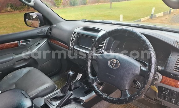 Nunua Ilio tumika Toyota Land Cruiser Prado Bluu Gari ndani ya Harare nchini Harare Nunua Ilio tumika Toyota Land Cruiser Prado Bluu Gari ndani ya Harare nchini Harare