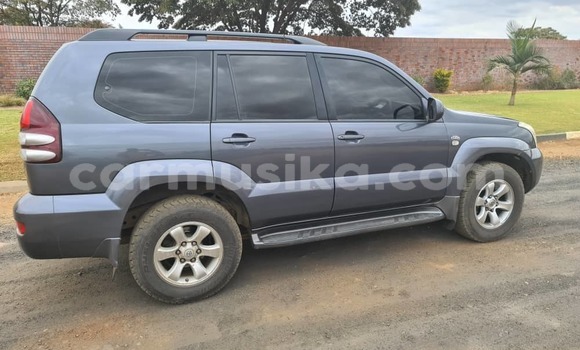 Nunua Ilio tumika Toyota Land Cruiser Prado Bluu Gari ndani ya Harare nchini Harare Nunua Ilio tumika Toyota Land Cruiser Prado Bluu Gari ndani ya Harare nchini Harare
