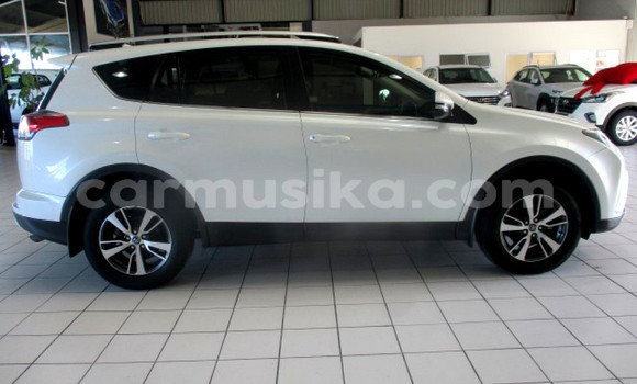 Acheter Occasion Voiture Toyota RAV4 Blanc à Beitbridge, Matabeleland South Acheter Occasion Voiture Toyota RAV4 Blanc à Beitbridge, Matabeleland South