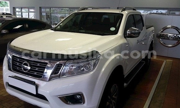 Acheter Occasion Voiture Nissan Navara Blanc à Beitbridge, Matabeleland South Acheter Occasion Voiture Nissan Navara Blanc à Beitbridge, Matabeleland South