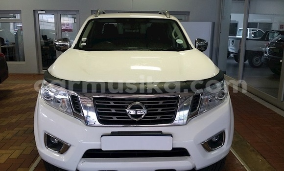 Acheter Occasion Voiture Nissan Navara Blanc à Beitbridge, Matabeleland South Acheter Occasion Voiture Nissan Navara Blanc à Beitbridge, Matabeleland South
