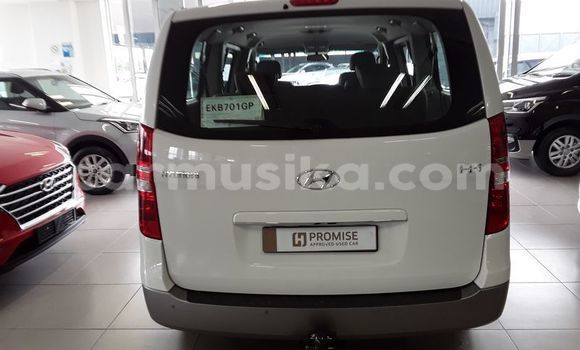 Buy Used Hyundai Starex (H-1) White Car in Beitbridge in Matabeleland South Buy Used Hyundai Starex (H-1) White Car in Beitbridge in Matabeleland South