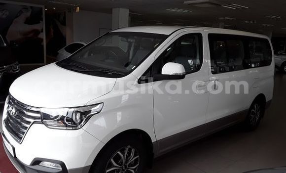 Buy Used Hyundai Starex (H-1) White Car in Beitbridge in Matabeleland South Buy Used Hyundai Starex (H-1) White Car in Beitbridge in Matabeleland South