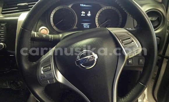 Acheter Occasion Voiture Nissan Navara Blanc à Beitbridge, Matabeleland South Acheter Occasion Voiture Nissan Navara Blanc à Beitbridge, Matabeleland South