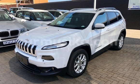 Nunua Ilio tumika Jeep Cherokee Nyeupe Gari ndani ya Beitbridge nchini Matabeleland Kusini