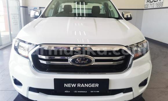 Buy Used FORD MUSTANG White Car in Beitbridge in Matabeleland South