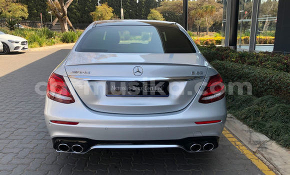 Tenga Tsaru Mercedes‒Benz E-klasse AMG Sirivha Mota in Beitbridge in Matabeleland South Tenga Tsaru Mercedes‒Benz E-klasse AMG Sirivha Mota in Beitbridge in Matabeleland South