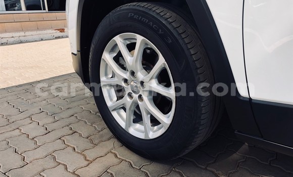 Acheter Occasion Voiture Jeep Cherokee Blanc à Beitbridge, Matabeleland South Acheter Occasion Voiture Jeep Cherokee Blanc à Beitbridge, Matabeleland South