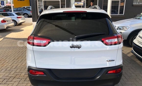 Acheter Occasion Voiture Jeep Cherokee Blanc à Beitbridge, Matabeleland South Acheter Occasion Voiture Jeep Cherokee Blanc à Beitbridge, Matabeleland South