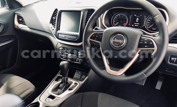 Acheter Occasion Voiture Jeep Cherokee Blanc à Beitbridge, Matabeleland South Acheter Occasion Voiture Jeep Cherokee Blanc à Beitbridge, Matabeleland South