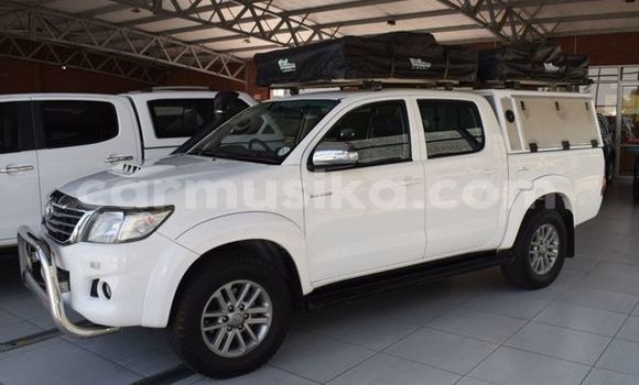 Nunua Ilio tumika Toyota Hilux Nyeupe Gari ndani ya Beitbridge nchini Matabeleland Kusini