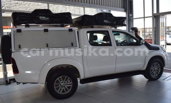Tenga Tsaru Toyota Hilux Chena Mota in Beitbridge in Matabeleland South Tenga Tsaru Toyota Hilux Chena Mota in Beitbridge in Matabeleland South