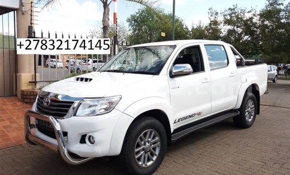 Acheter Occasion Voiture Toyota Hilux Blanc à Beitbridge, Matabeleland South Acheter Occasion Voiture Toyota Hilux Blanc à Beitbridge, Matabeleland South