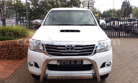 Acheter Occasion Voiture Toyota Hilux Blanc à Beitbridge, Matabeleland South Acheter Occasion Voiture Toyota Hilux Blanc à Beitbridge, Matabeleland South