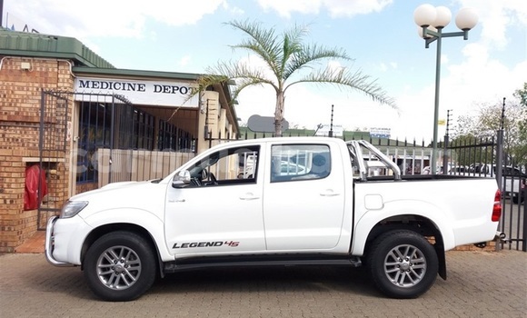 Acheter Occasion Voiture Toyota Hilux Blanc à Beitbridge, Matabeleland South Acheter Occasion Voiture Toyota Hilux Blanc à Beitbridge, Matabeleland South