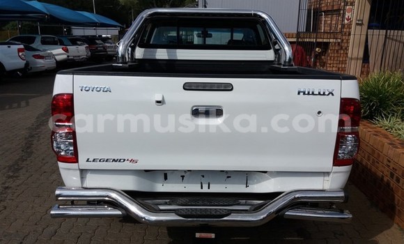 Acheter Occasion Voiture Toyota Hilux Blanc à Beitbridge, Matabeleland South Acheter Occasion Voiture Toyota Hilux Blanc à Beitbridge, Matabeleland South