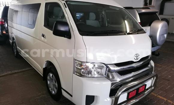 Buy Used Toyota Hiace White Car in Beitbridge in Matabeleland South Buy Used Toyota Hiace White Car in Beitbridge in Matabeleland South