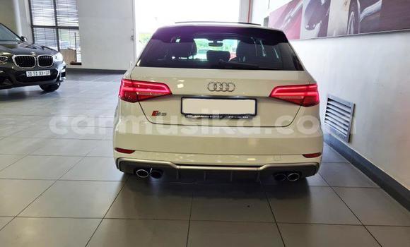 Acheter Occasion Voiture Audi RS3 Blanc à Beitbridge, Matabeleland South Acheter Occasion Voiture Audi RS3 Blanc à Beitbridge, Matabeleland South