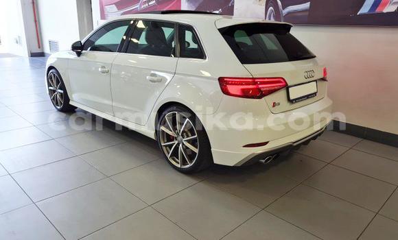 Acheter Occasion Voiture Audi RS3 Blanc à Beitbridge, Matabeleland South Acheter Occasion Voiture Audi RS3 Blanc à Beitbridge, Matabeleland South