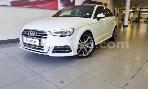Acheter Occasion Voiture Audi RS3 Blanc à Beitbridge, Matabeleland South Acheter Occasion Voiture Audi RS3 Blanc à Beitbridge, Matabeleland South