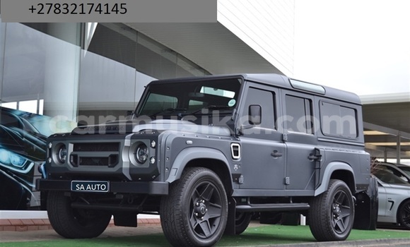 Acheter Occasion Voiture Land Rover Defender Gris à Beitbridge, Matabeleland South Acheter Occasion Voiture Land Rover Defender Gris à Beitbridge, Matabeleland South