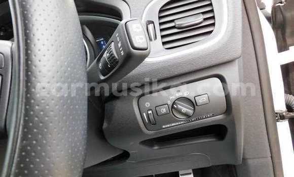 Acheter Occasion Voiture Volvo V40 Blanc à Beitbridge, Matabeleland South Acheter Occasion Voiture Volvo V40 Blanc à Beitbridge, Matabeleland South