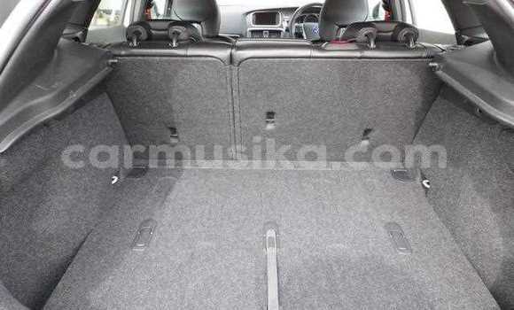 Acheter Occasion Voiture Volvo V40 Blanc à Beitbridge, Matabeleland South Acheter Occasion Voiture Volvo V40 Blanc à Beitbridge, Matabeleland South