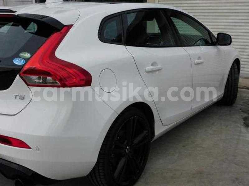 Big with watermark volvo v40 matabeleland south beitbridge 20351