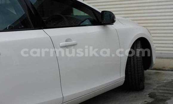 Acheter Occasion Voiture Volvo V40 Blanc à Beitbridge, Matabeleland South Acheter Occasion Voiture Volvo V40 Blanc à Beitbridge, Matabeleland South