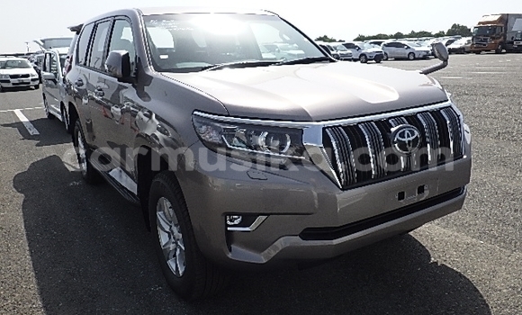 Buy Used Toyota Land Cruiser Prado Beige Car in Beitbridge in Matabeleland South