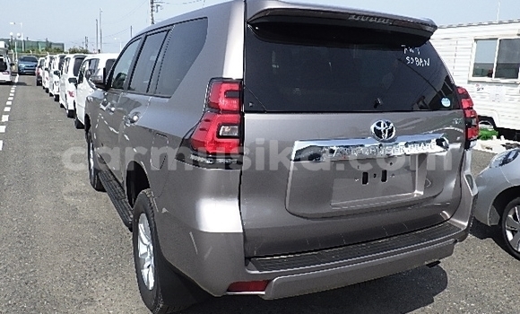 Nunua Ilio tumika Toyota Land Cruiser Prado Beige Gari ndani ya Beitbridge nchini Matabeleland Kusini Nunua Ilio tumika Toyota Land Cruiser Prado Beige Gari ndani ya Beitbridge nchini Matabeleland Kusini