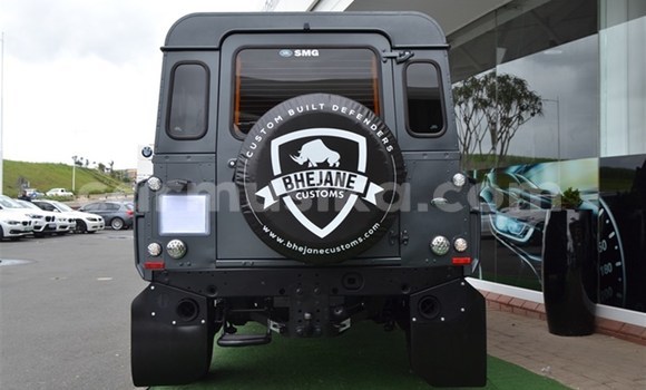 Acheter Occasion Voiture Land Rover Defender Gris à Beitbridge, Matabeleland South Acheter Occasion Voiture Land Rover Defender Gris à Beitbridge, Matabeleland South