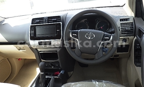 Nunua Ilio tumika Toyota Land Cruiser Prado Beige Gari ndani ya Beitbridge nchini Matabeleland Kusini Nunua Ilio tumika Toyota Land Cruiser Prado Beige Gari ndani ya Beitbridge nchini Matabeleland Kusini