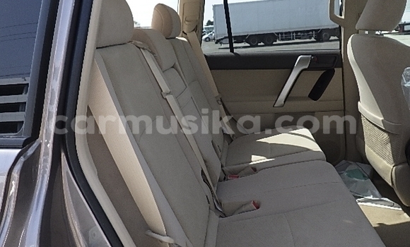 Nunua Ilio tumika Toyota Land Cruiser Prado Beige Gari ndani ya Beitbridge nchini Matabeleland Kusini Nunua Ilio tumika Toyota Land Cruiser Prado Beige Gari ndani ya Beitbridge nchini Matabeleland Kusini