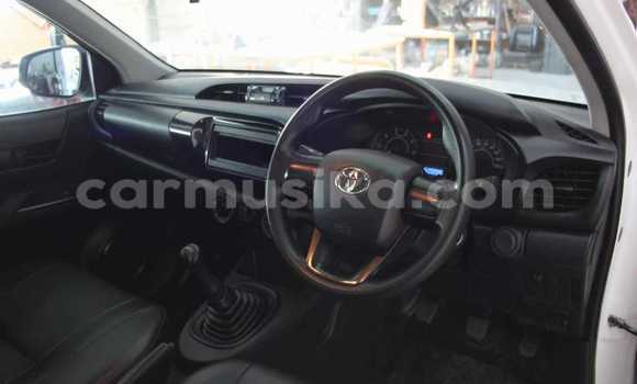 Acheter Occasion Voiture Toyota Hilux Blanc à Beitbridge, Matabeleland South Acheter Occasion Voiture Toyota Hilux Blanc à Beitbridge, Matabeleland South