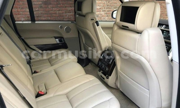 Acheter Occasion Voiture Land Rover Range Rover Vogue Gris à Beitbridge, Matabeleland South Acheter Occasion Voiture Land Rover Range Rover Vogue Gris à Beitbridge, Matabeleland South